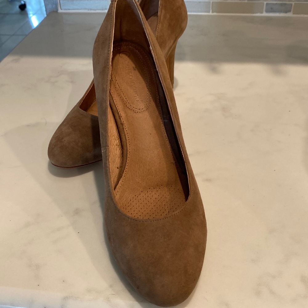 Dark Tan 3” Corso Como 3” heels.